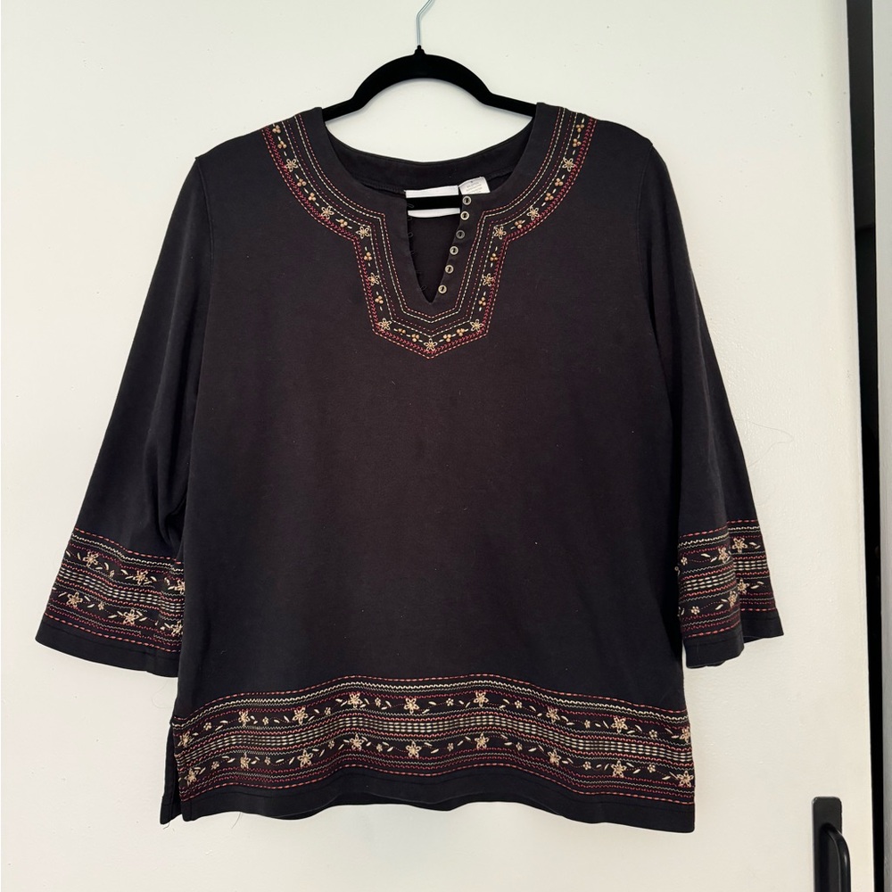 Vintage alfred dunner black long sleeve top with the cutest embroidery